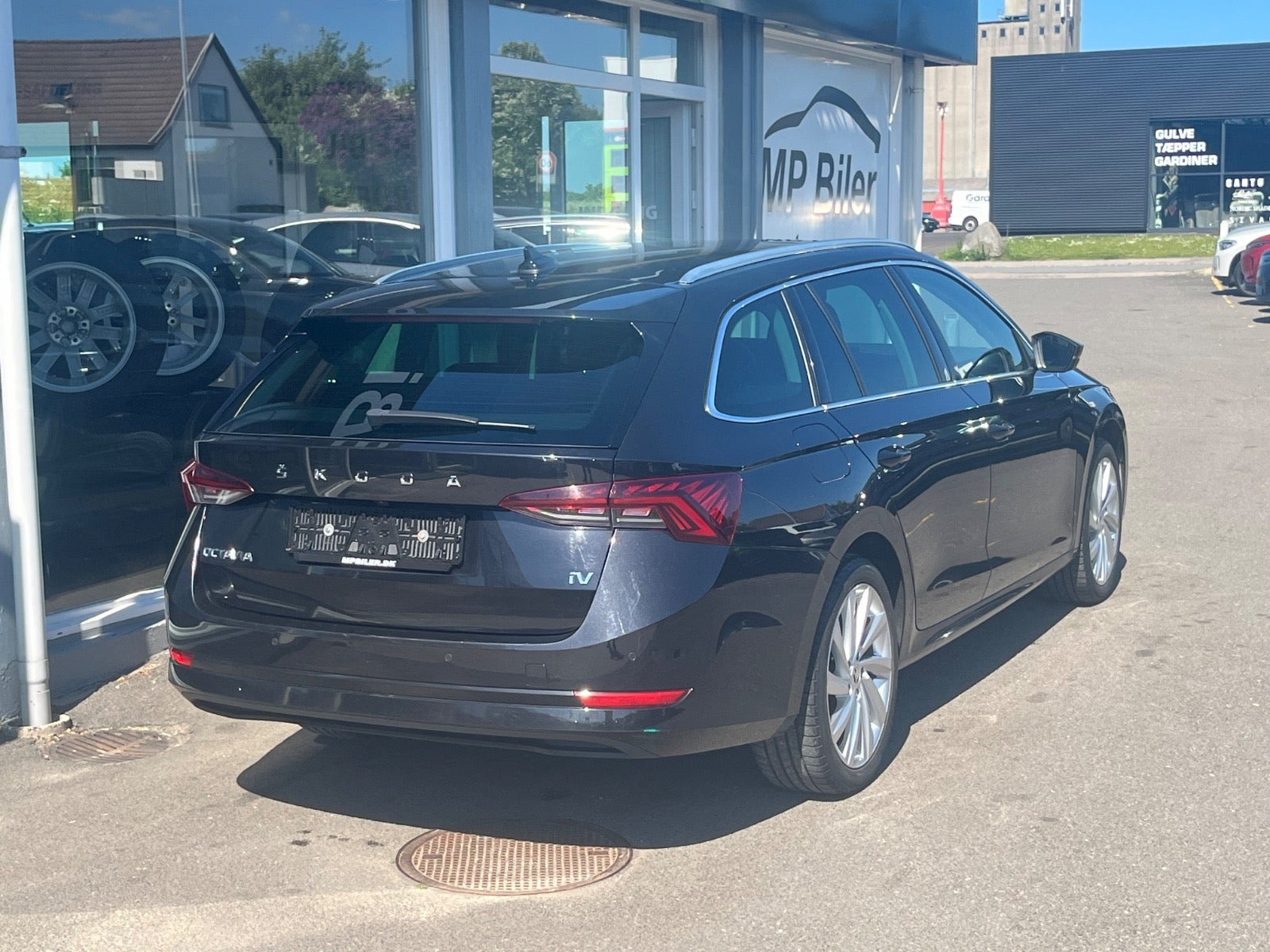 Sort Skoda Octavia fra 2021