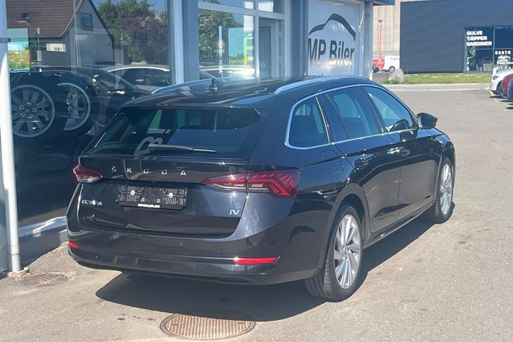 Sort Skoda Octavia fra 2021