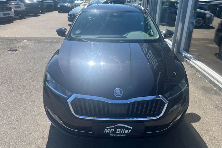 Sort Skoda Octavia fra 2021