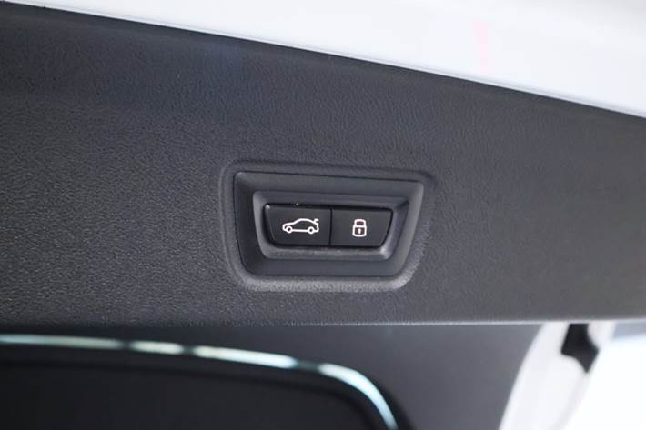 Hvid BMW i4 fra 2025