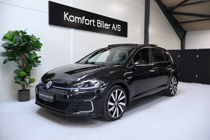 Sort VW Golf VII fra 2017