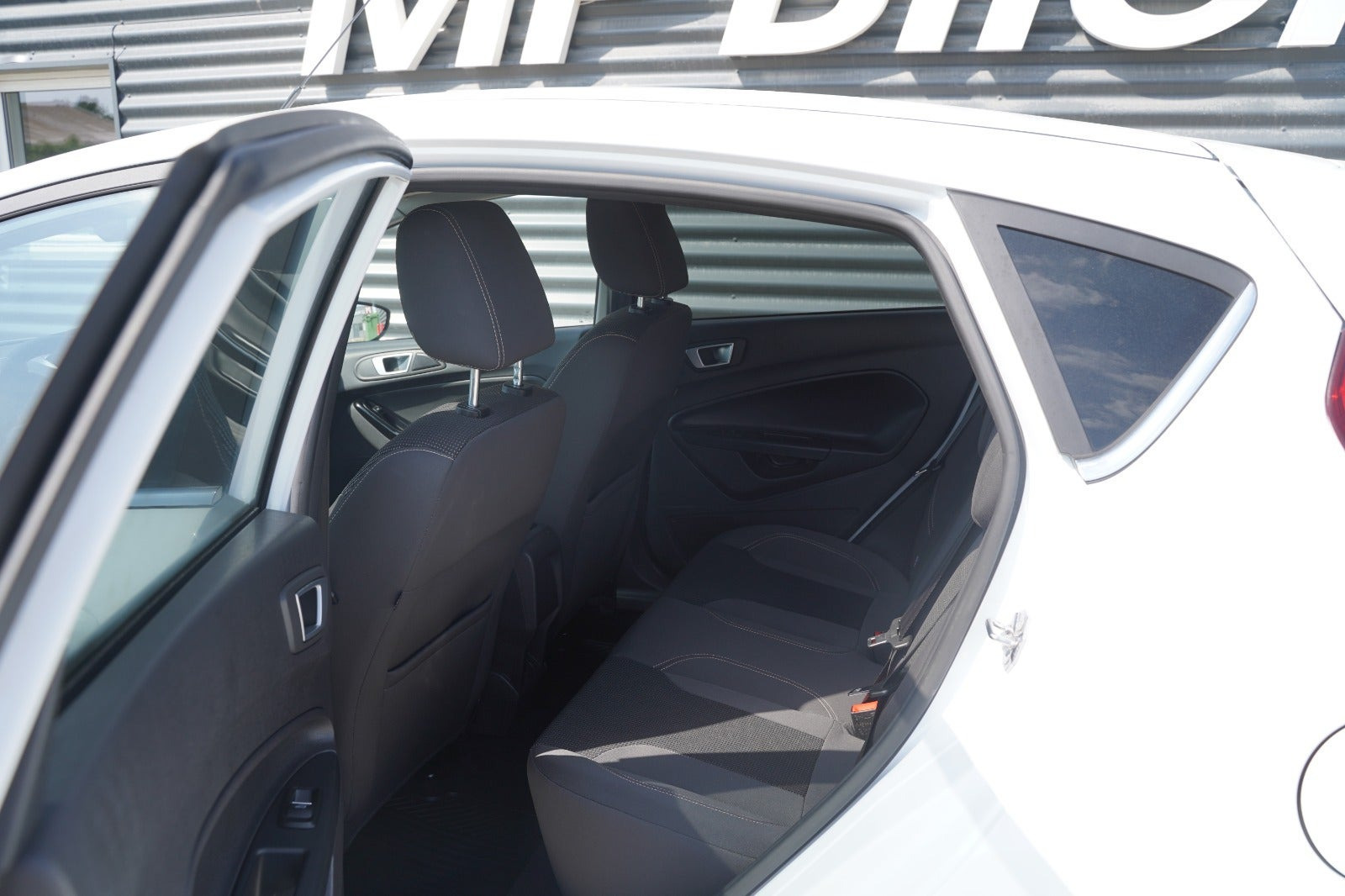 Hvid Ford Fiesta fra 2016