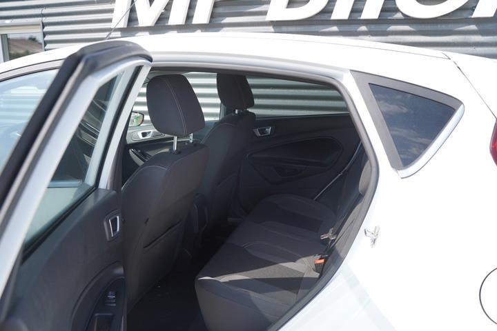 Hvid Ford Fiesta fra 2016