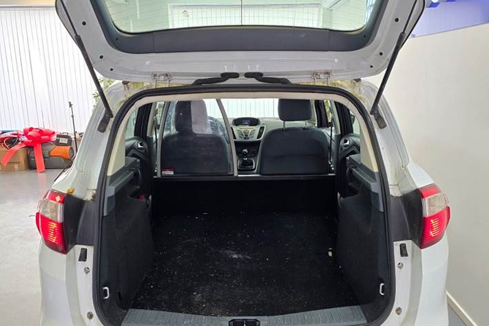 Hvid Ford C-MAX fra 2013