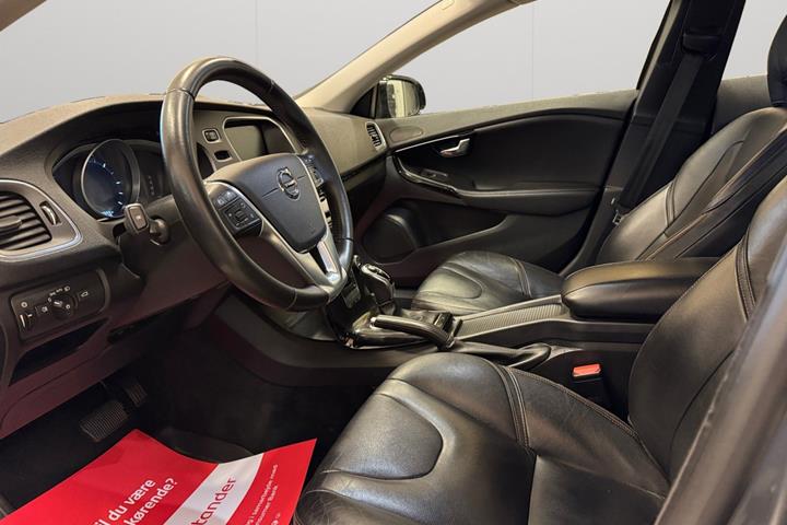Grå Volvo V40 CC fra 2019
