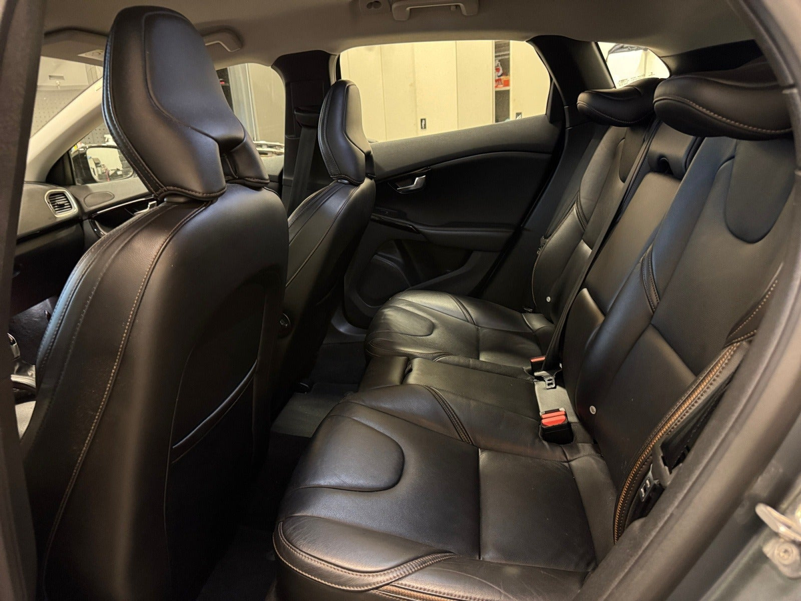 Grå Volvo V40 CC fra 2019
