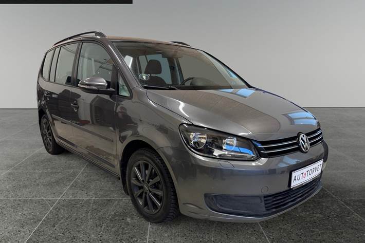 Grå VW Touran fra 2011
