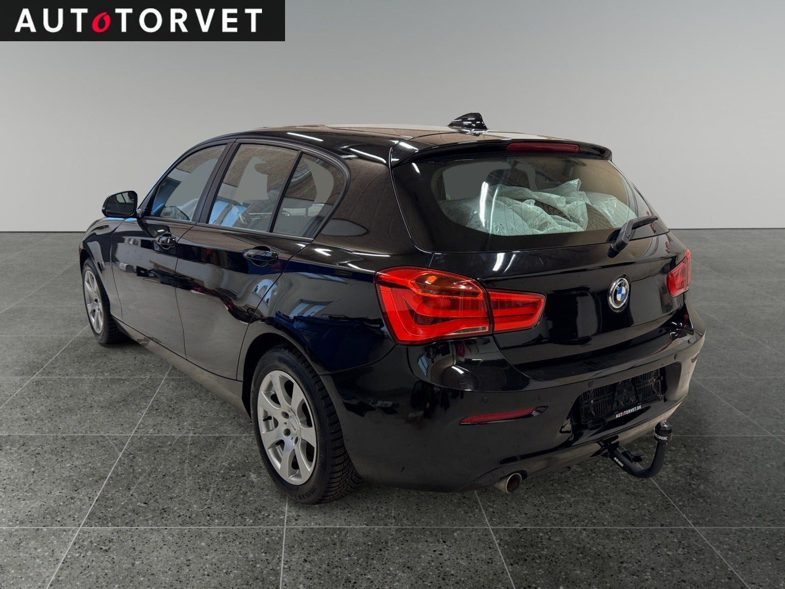 Sort BMW 118d fra 2017