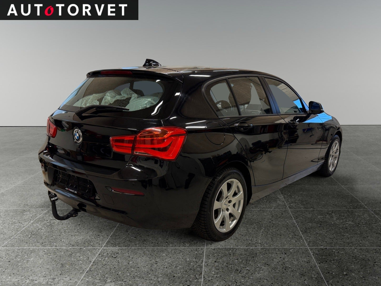 Sort BMW 118d fra 2017