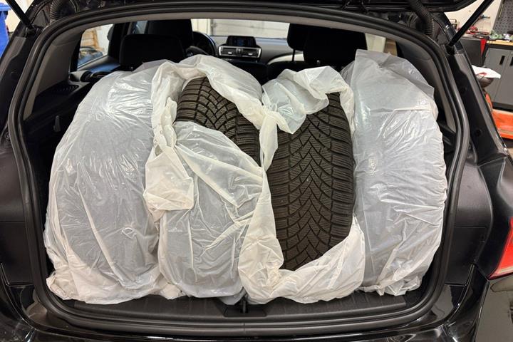 Sort BMW 118d fra 2017