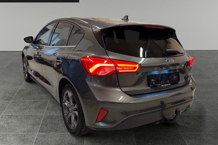 Sort Ford Focus fra 2020