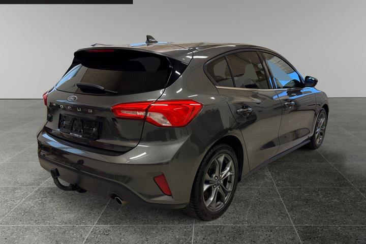 Sort Ford Focus fra 2020