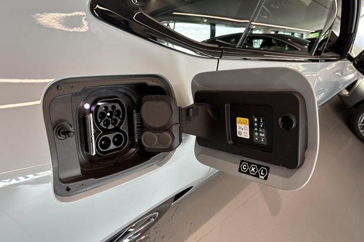 Grå BMW i4 fra 2024