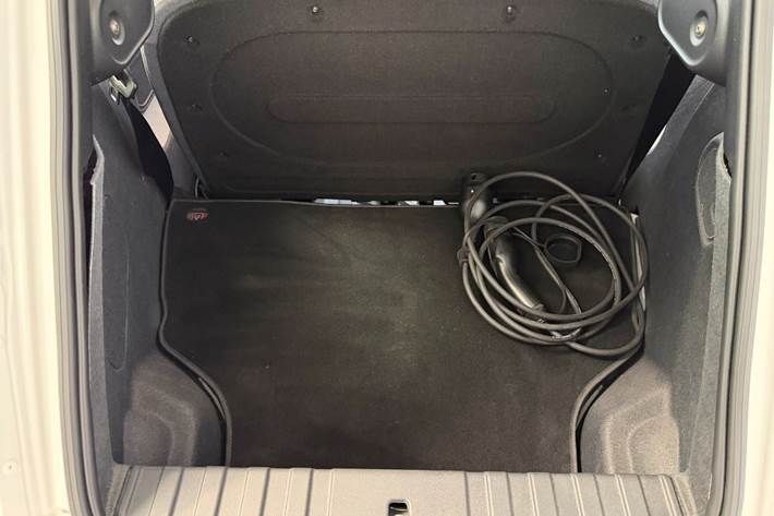 Hvid Micro Microlino fra 2025