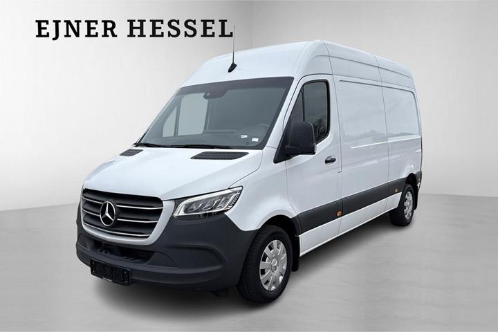 Hvid Mercedes Sprinter 215 fra 2023