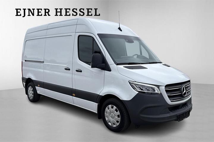Hvid Mercedes Sprinter 215 fra 2023