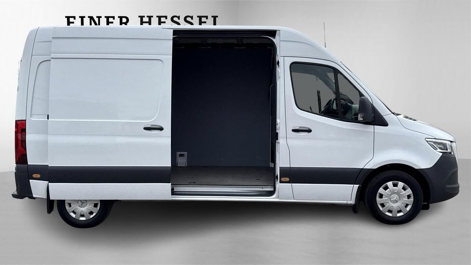 Hvid Mercedes Sprinter 215 fra 2023