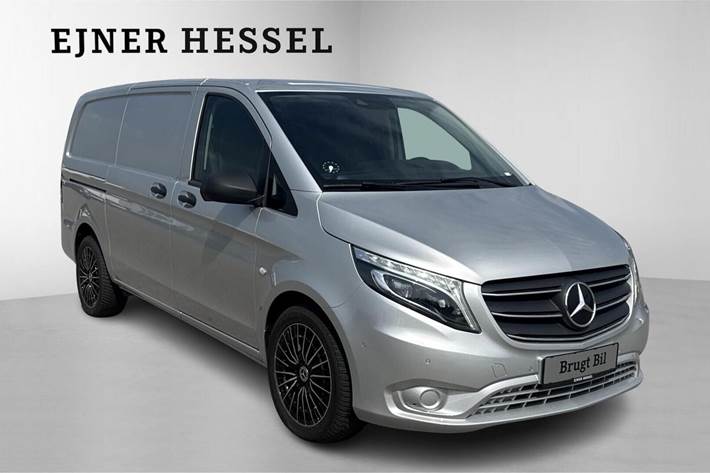 Sølv Mercedes Vito 119 fra 2022