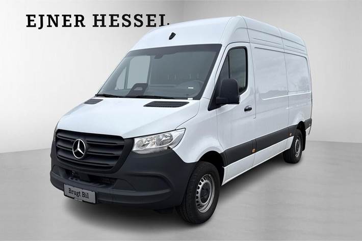 Hvid Mercedes Sprinter 317 fra 2025