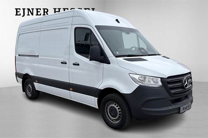 Hvid Mercedes Sprinter 317 fra 2025