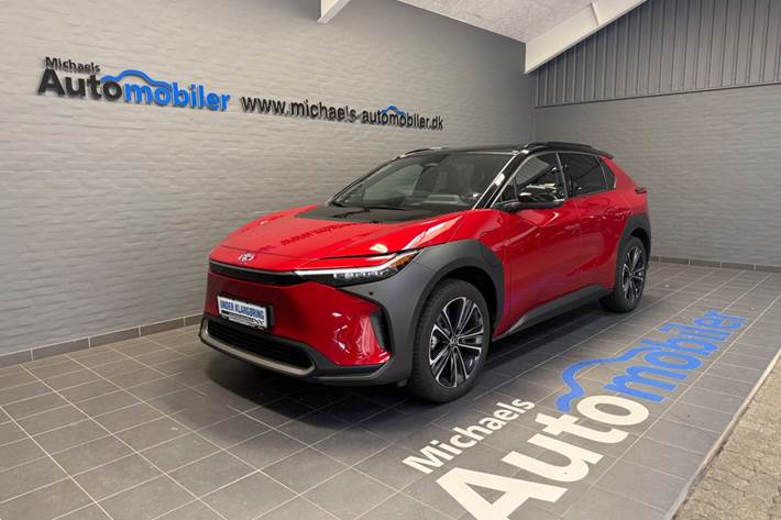 Rød Toyota BZ4X fra 2024
