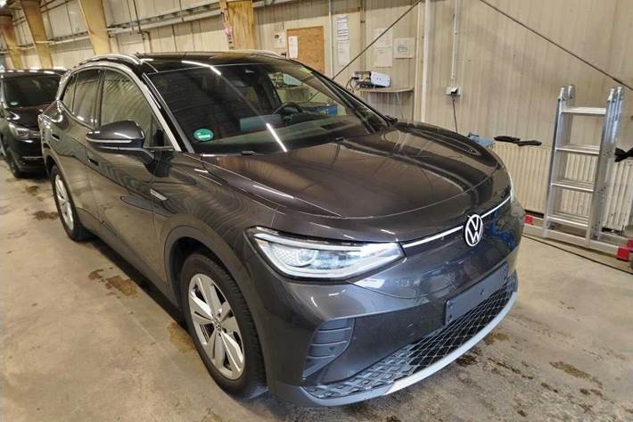 Grå VW ID.4 fra 2022 set udefra