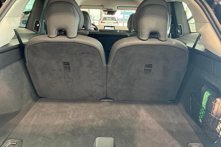 Grå Volvo EX90 fra 2025