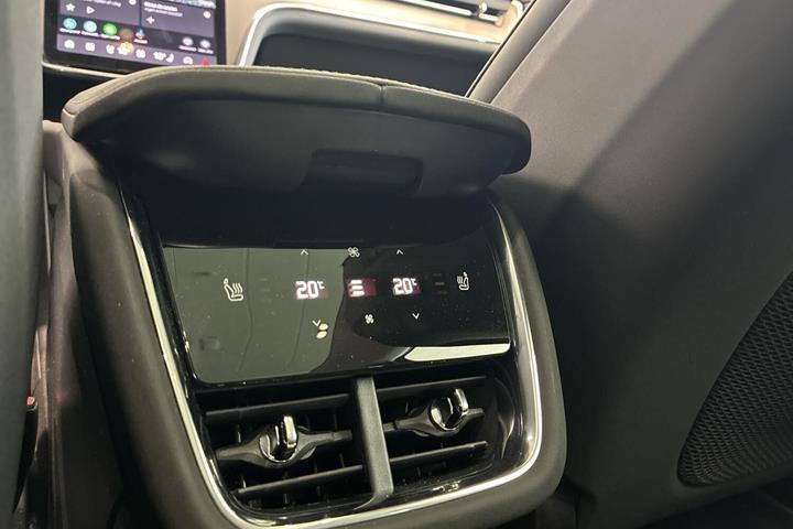 Grå Volvo EX90 fra 2025