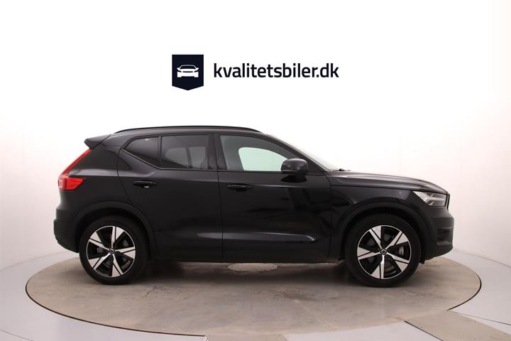 Sort Volvo XC40 fra 2022