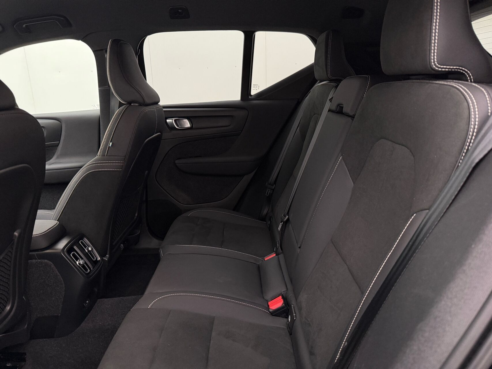 Sort Volvo XC40 fra 2022