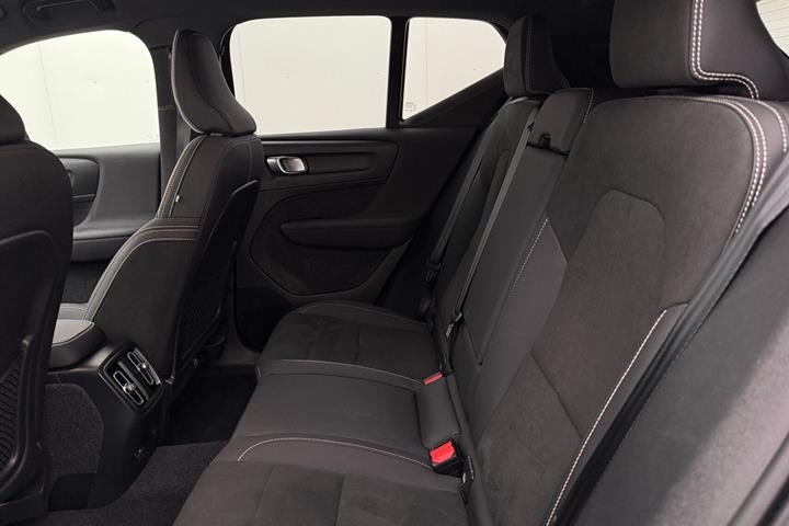 Sort Volvo XC40 fra 2022