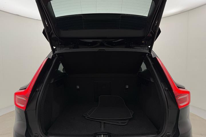 Sort Volvo XC40 fra 2022