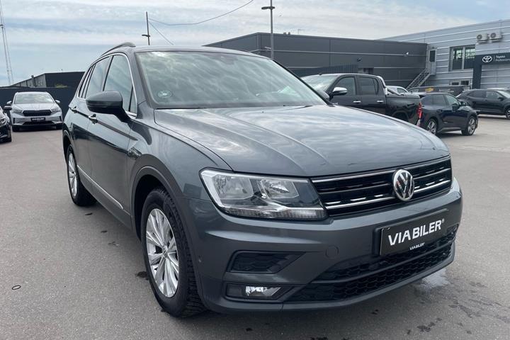 Grå VW Tiguan fra 2019