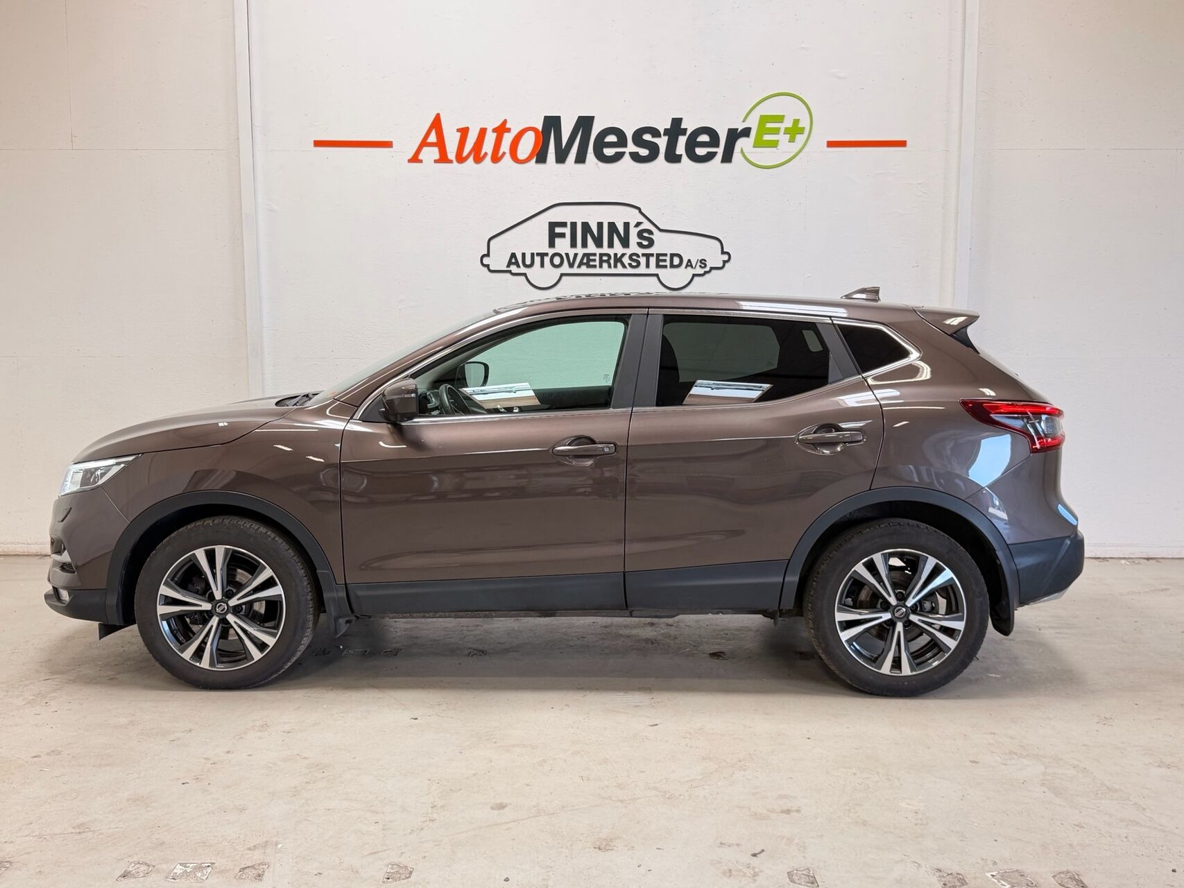 Brun Nissan Qashqai fra 2019