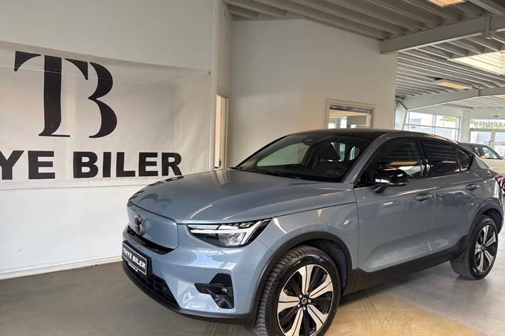 Grå Volvo C40 fra 2023 set udefra