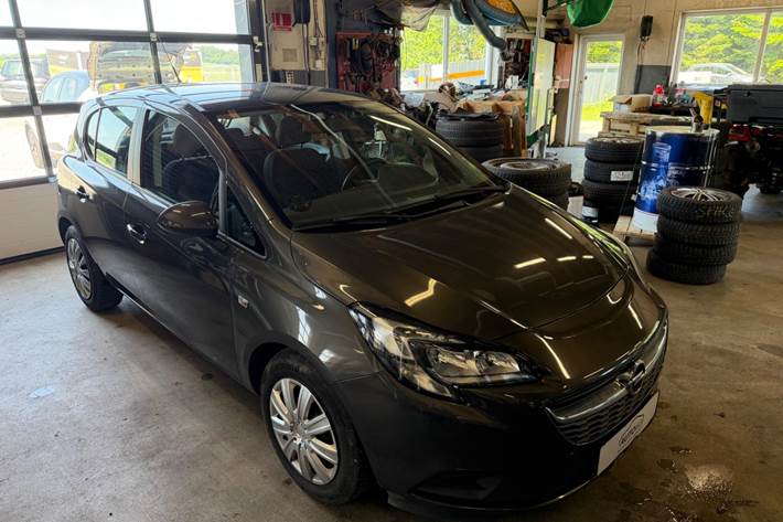 Grå Opel Corsa fra 2016