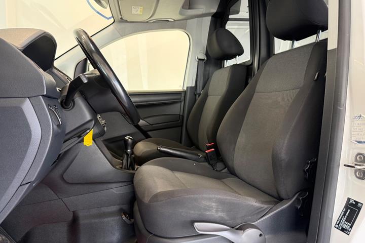 Hvid VW Caddy Maxi fra 2017