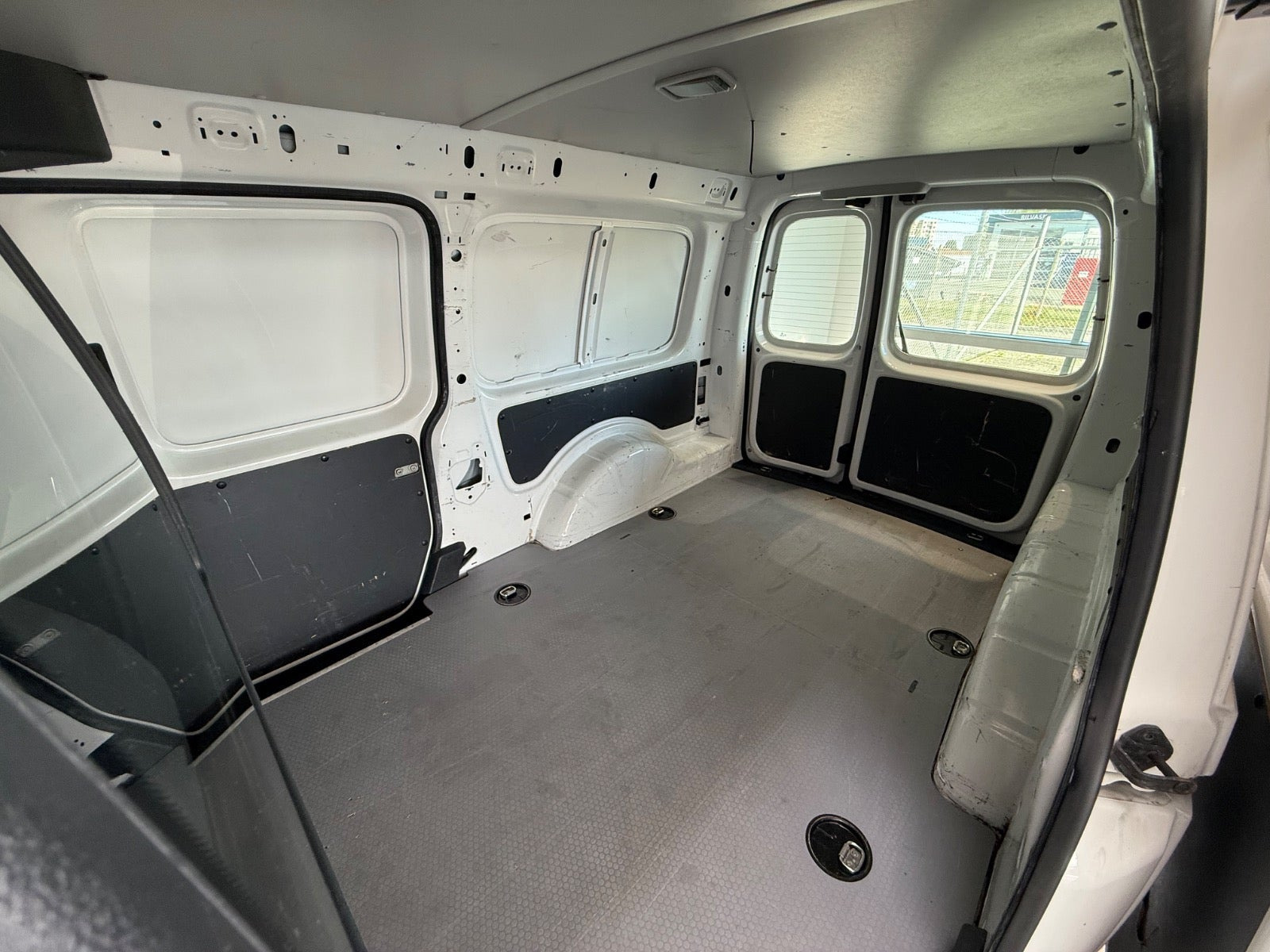 Hvid VW Caddy Maxi fra 2017