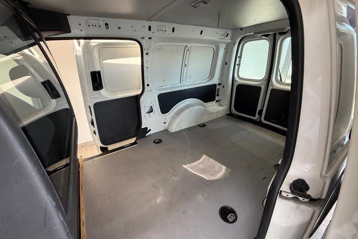 Hvid VW Caddy Maxi fra 2017
