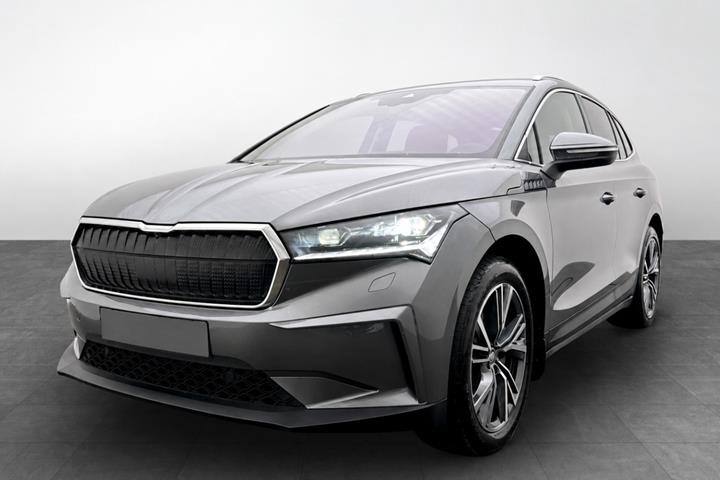 Grå Skoda Enyaq fra 2025 set udefra