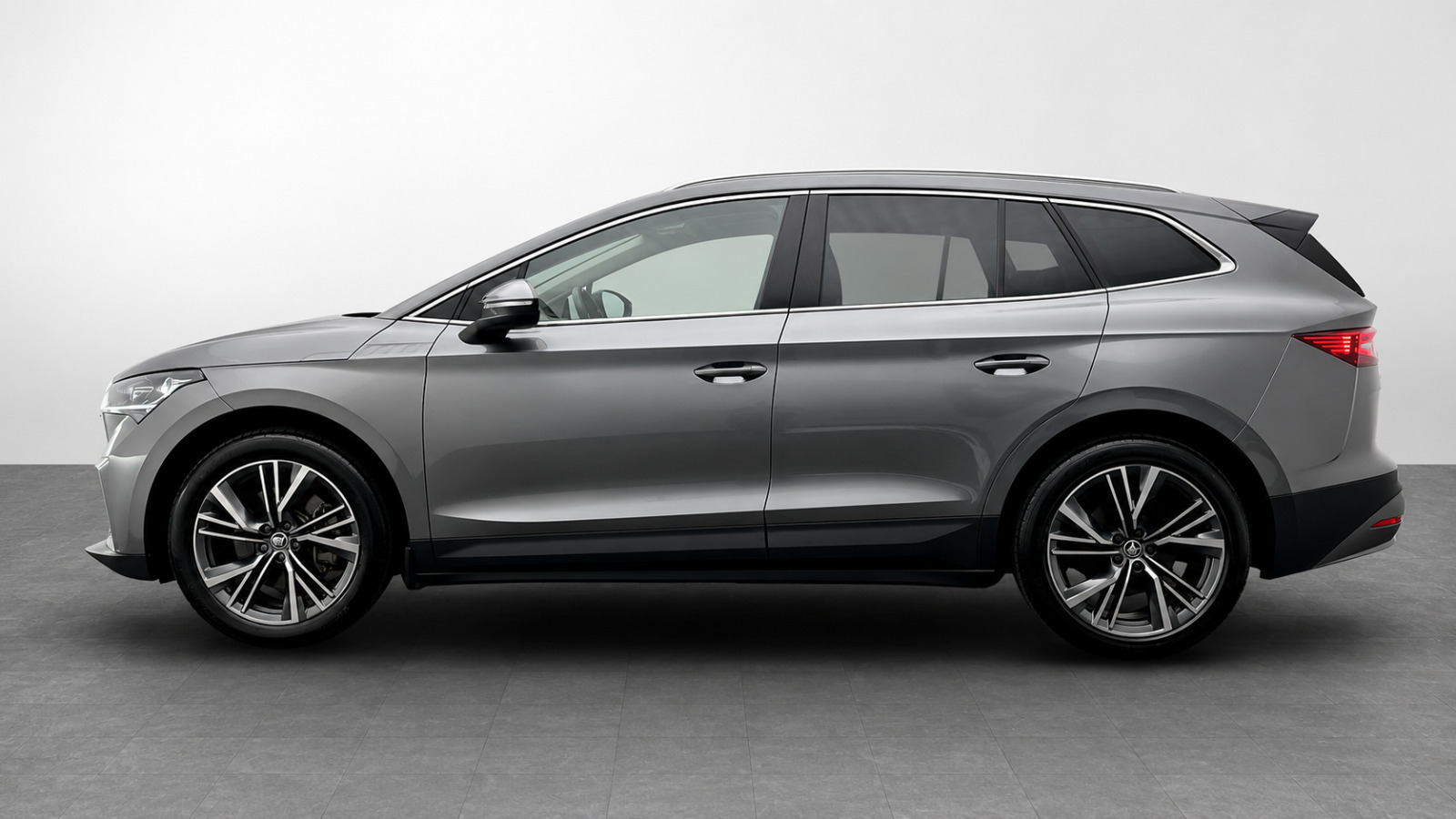 Grå Skoda Enyaq fra 2025