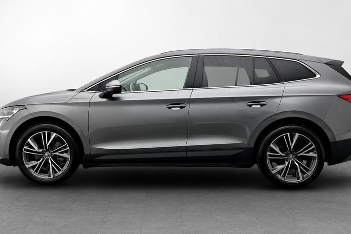 Grå Skoda Enyaq fra 2025