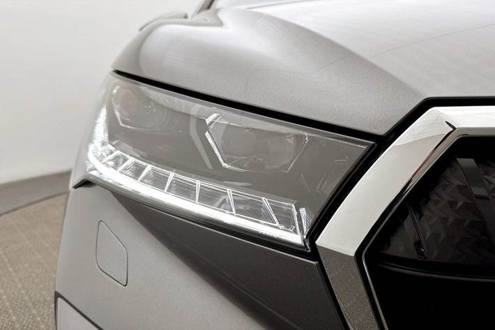 Grå Skoda Enyaq fra 2025