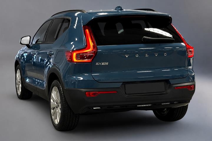 Blå Volvo EX40 fra 2025