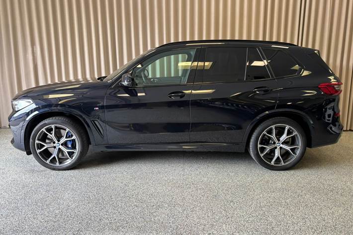 Sort BMW X5 fra 2020