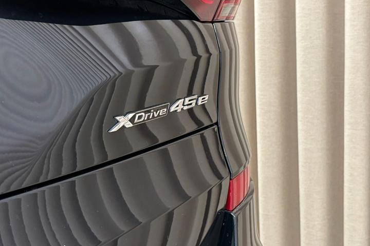 Sort BMW X5 fra 2020