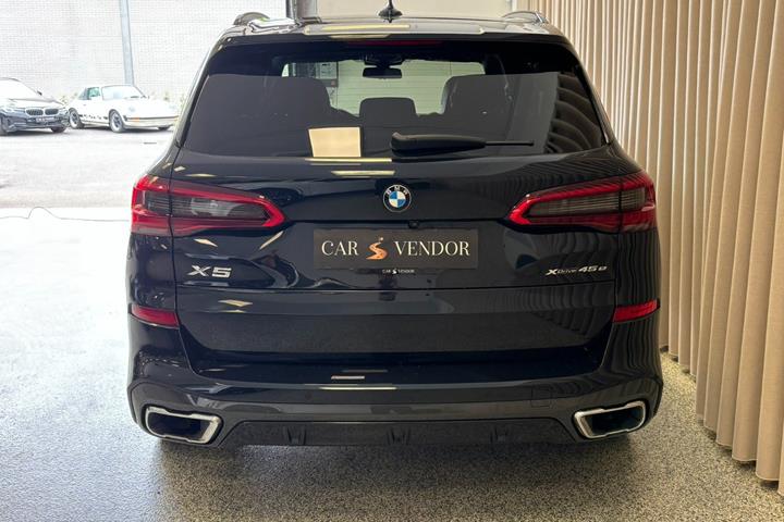 Sort BMW X5 fra 2020