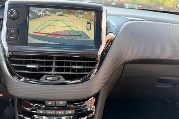 Grå Peugeot 208 fra 2019