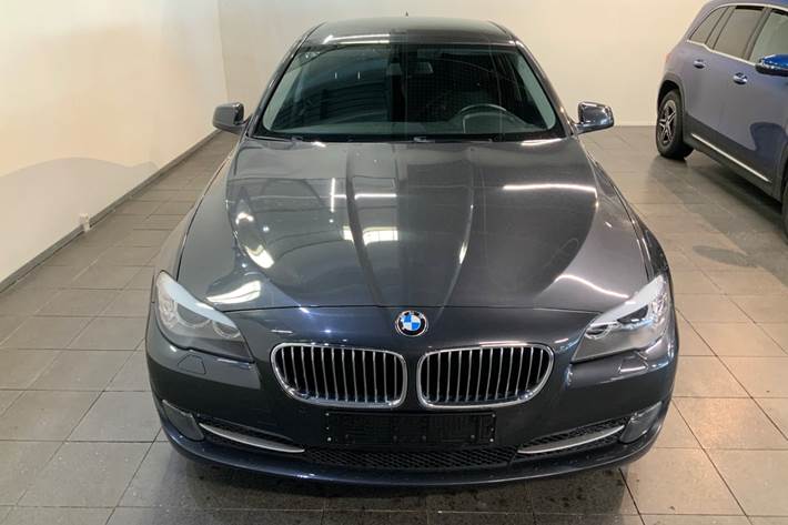 Sort BMW 520d fra 2013