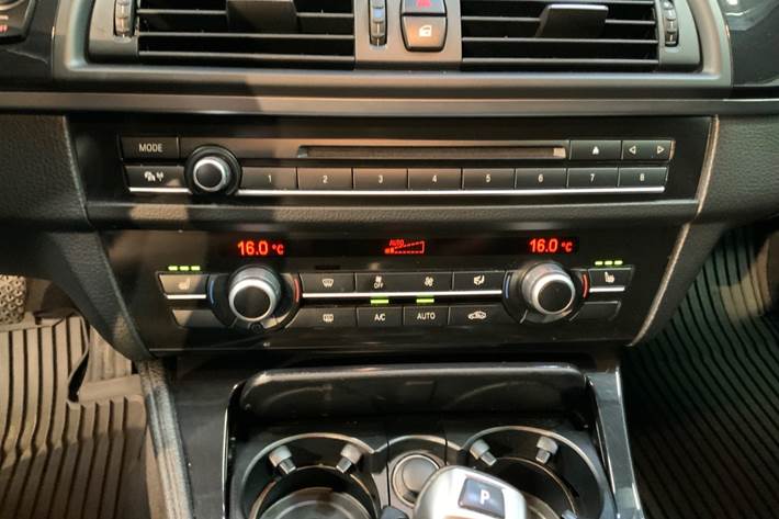 Sort BMW 520d fra 2013